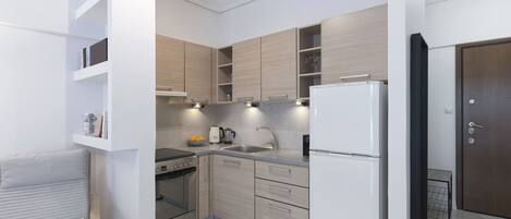 Fridge, oven, coffee/tea maker, electric kettle