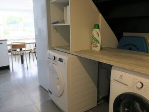 Interior - Cozy House for 5 near Trestraou Beach, Perros-Guirec with Private Courtyard and Parking (Perros-Guirec)