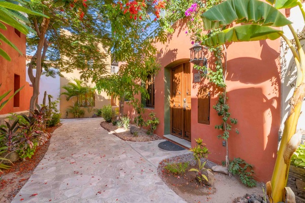 2 BD, 2 bathroom, tower / 2 Bikes