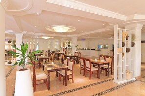 Restaurant - De Leopol Hotel (Addis Ababa)