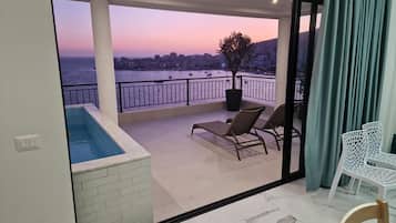 Apartment, Pool Access, Sea View | Pemandangan balkoni