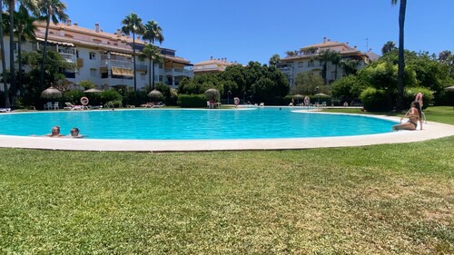 Luxurious apartment in Dama de Noche, 7 minutes from the beach and Puerto Banús.