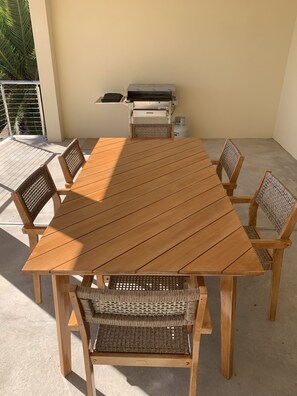 Outdoor dining - Beachside & Jetty View Apartment 1 (Admiral Apartment) (Streaky Bay)