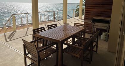 Beachside & Jetty View Apartment 2 (Skippers Apartment)