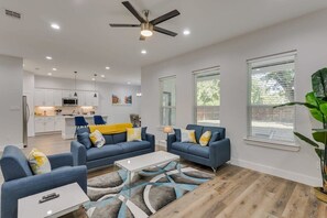 Téléviseur, foyer, bureau