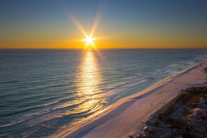Una playa cerca