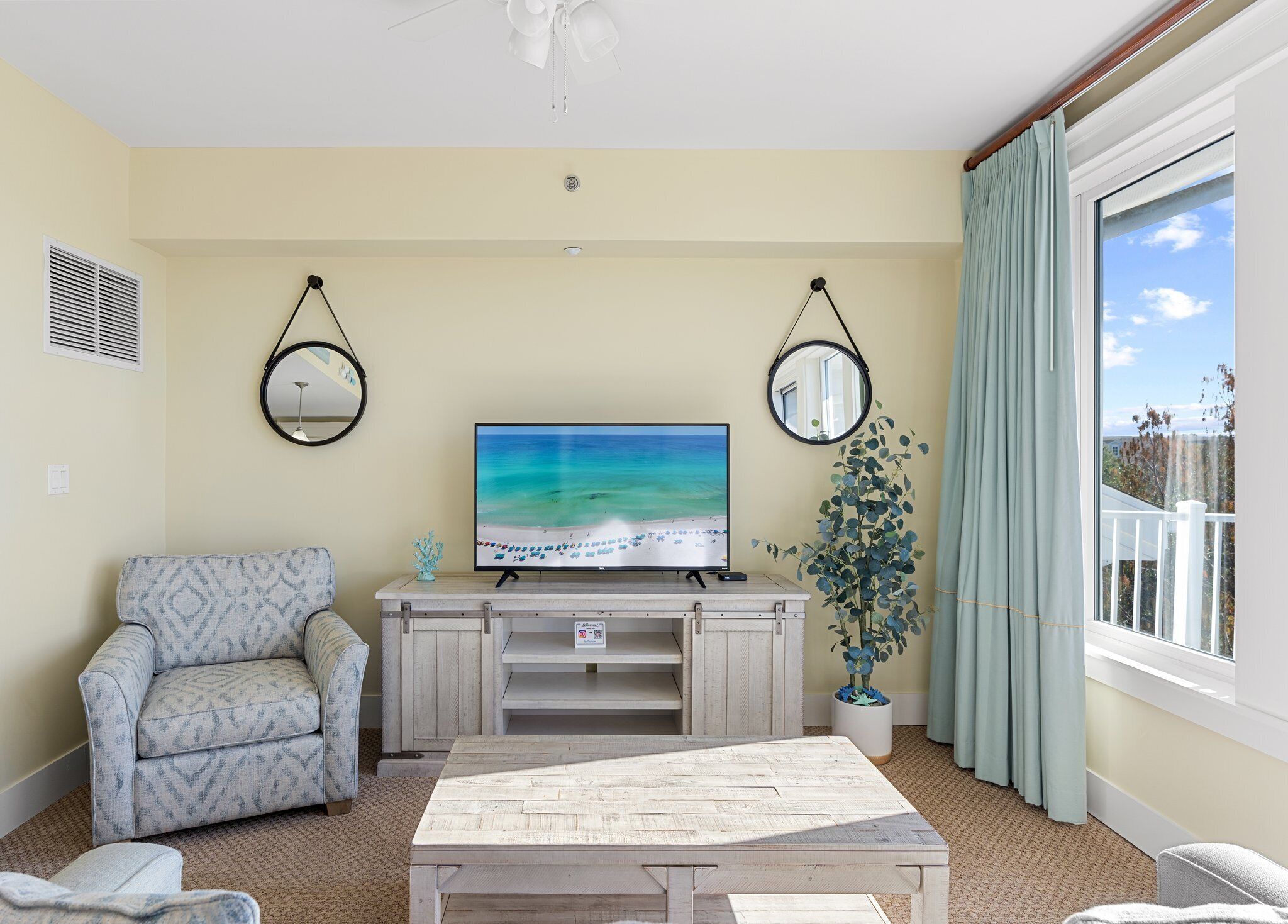 Lovely Bay Views At Baytowne Wharf! Tropical Pool & Hot Tub, Beach Tram, Gym. - Santa Rosa Beach, FL