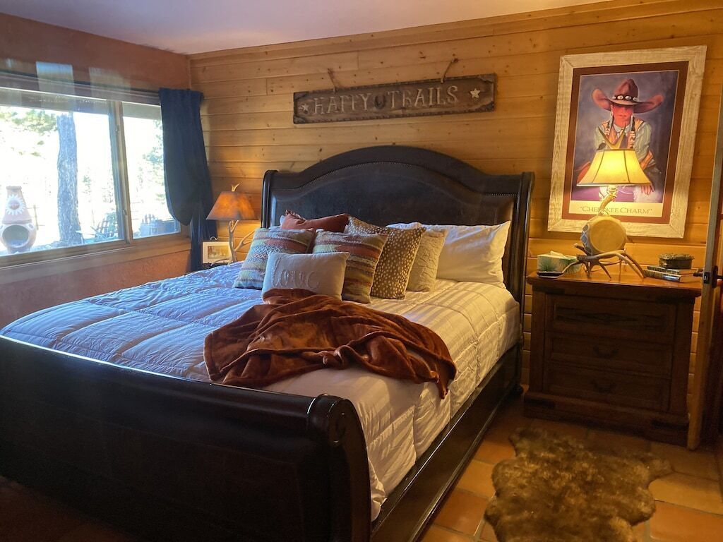 5 Schlafzimmer, Schreibtisch, Bügeleisen/Bügelbrett, Reisekinderbett