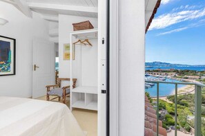 3 bedrooms, in-room safe, iron/ironing board, travel crib