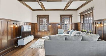 Grand Historic Mansion Waterfront Decks Sleeps 20