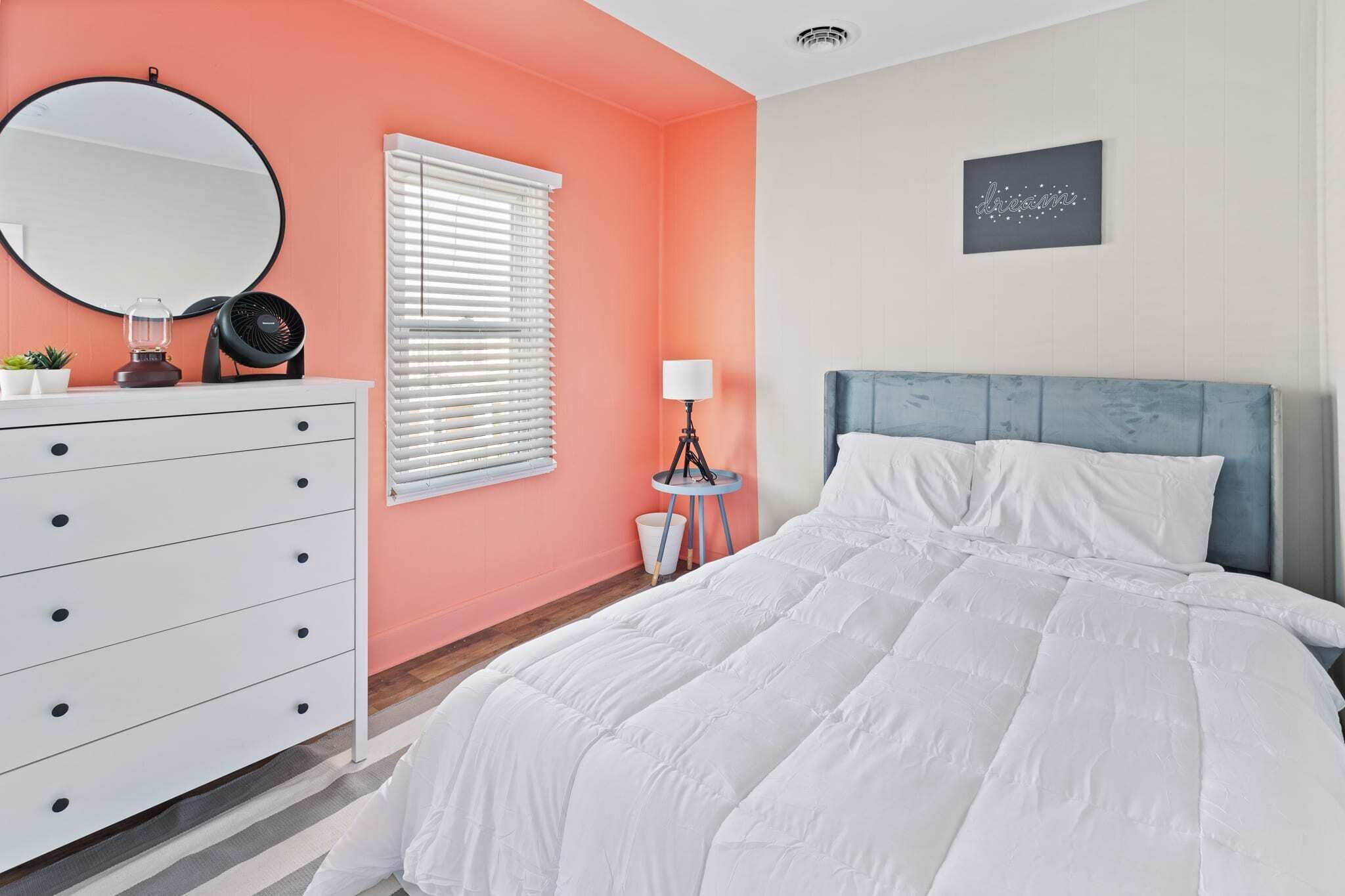 Colorful 6BR Duplex Apt Midtown AC near Boardwalk