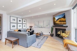 Smart-TV, stereoanlegg og kontorer