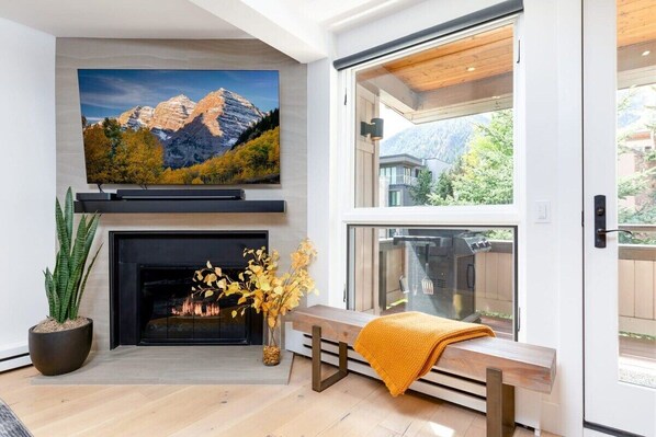 Interior - Aspen Core Renovated 2 BR, 2 BA with AC (Aspen)