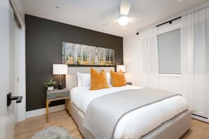 2 bedrooms, in-room safe, iron/ironing board, travel cot - Aspen Core Renovated 2 BR, 2 BA with AC (Aspen)