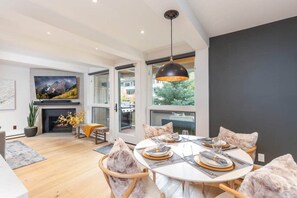 Dining - Aspen Core Renovated 2 BR, 2 BA with AC (Aspen)