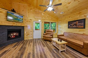 TV, fireplace, video games - We love Dogs! Hot Tub, Pool Table, Media Room, Easy Access | Free Tickets! (Pigeon Forge)