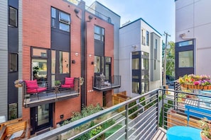 Property grounds - Perch - Urban Abode 22: Modern & Stylish Townhome; Heart of Capitol Hill (Seattle)