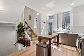 Interior - Perch - Urban Abode 22: Modern & Stylish Townhome; Heart of Capitol Hill (Seattle)