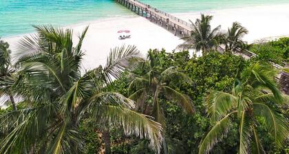 GREAT SPECIALS! Finest Luxury Home, Heated Pool/Spa, Close to beach, FREE Bikes
