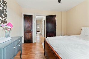 3 bedrooms, iron/ironing board, travel cot, free WiFi