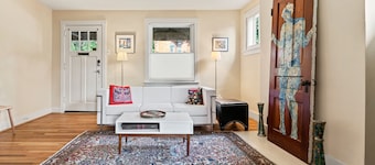 Comfortable home with an artful flair close to PNC, museums and restaurants..