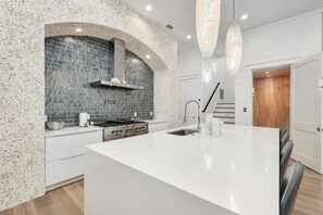 Fridge, microwave, oven, dishwasher - Emerald Palms|Easy Beach Access|Private Heated Pool|Gulf Views|Golf Cart (Inlet Beach)