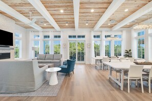 TV, ping pong, stereo