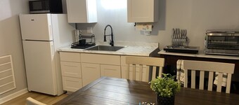 Cute Space Near TownCenter 15 Minutes from Beaches