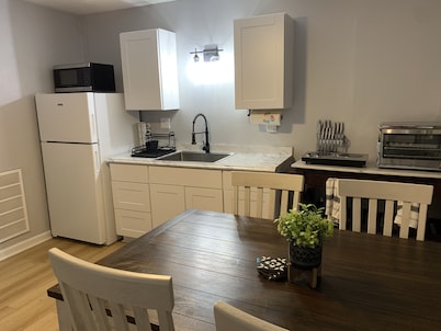 Cute Space Near TownCenter 15 Minutes from Beaches