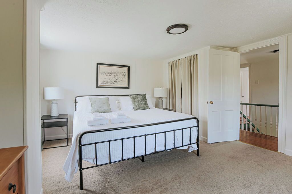 4 chambres, lit de bébé portatif, Wi-Fi, literie fournie