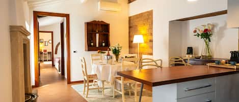 Exclusive-Apartment, 2 Schlafzimmer, Stadtblick | Wohnbereich
