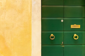 Front of property - Αn exclusive deconsecrated former church residence from 1170 (Verona)