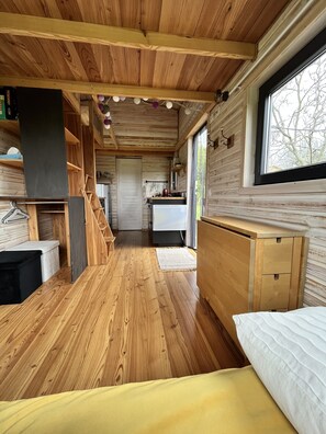 1 habitación y ropa de cama 