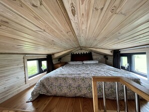 1 bedroom, bed sheets - The beloved Tiny House (montmeyran)