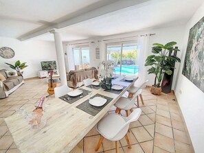 Dining - Villa Zandoli, à 250 m de la plage, piscine privée (Orient Bay)