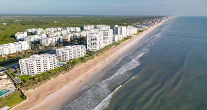 🏖️ The Beach is Your Backyard! Oceanfront | 👨👩👧👦 Friendly 1st Floor | Heated Pool