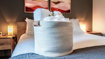 3 Schlafzimmer, Schreibtisch, Bügeleisen/Bügelbrett, Reisekinderbett