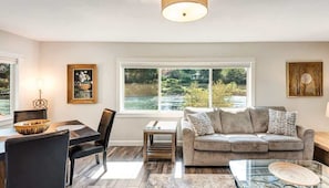 TV, fireplace, offices