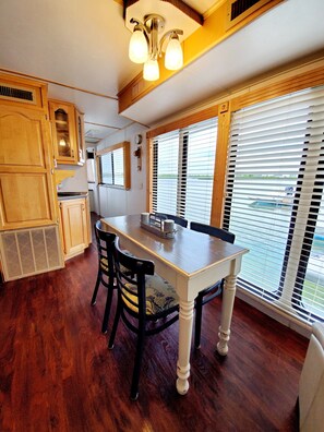 Dining - Ocean views! <br>Luxury suites (Stock Island)