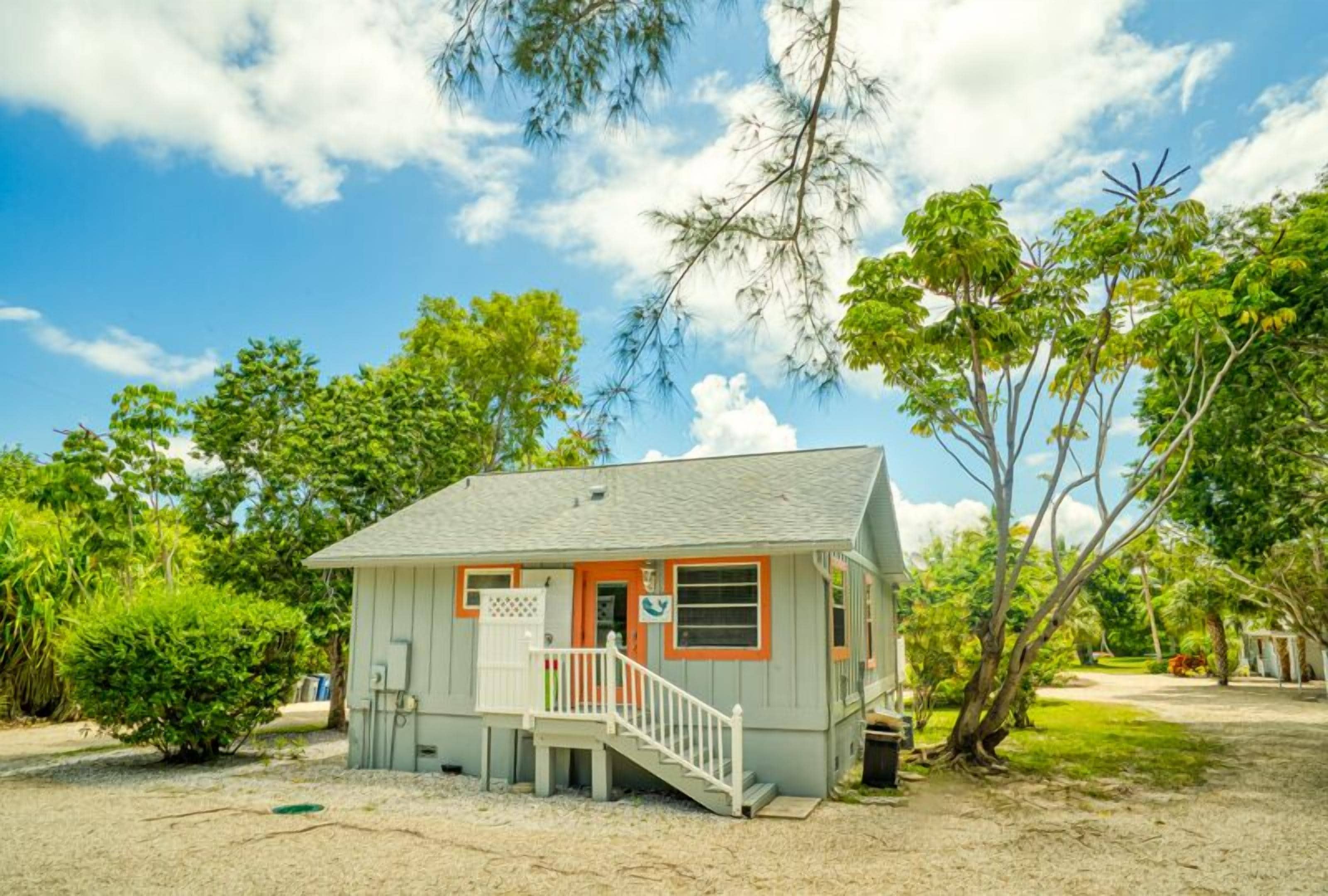 Baywatch Cabin- Boat Dock on the Channel