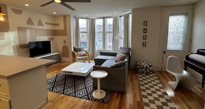 Sun-Filled 1 Bedroom Overlooking Water Street - No Cleaning Fee