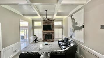 Smart-tv en een open haard