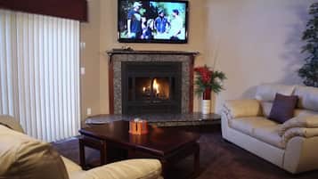 Smart TV, fireplace