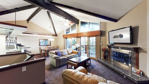 Spectacular Lakeview  2 Bedroom Incline Village Value