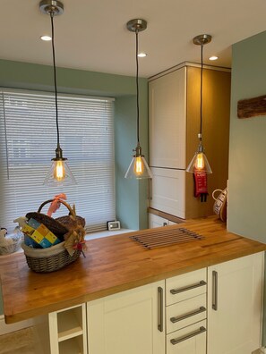 Interior - Bay View House, Luxury Coastal Retreat, Sea Views , Hot Tub and Private Parking (Sewerby)