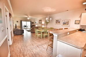 Interior - Lake & Pool View in the Heart of Myrtle Beach, SC-Magnolia Pointe-Myrtlewood (Myrtle Beach)