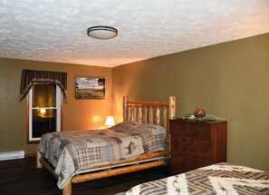 2 عدّة غرف نوم ومكتب وواي فاي مجانًا وملاءات أسرّة