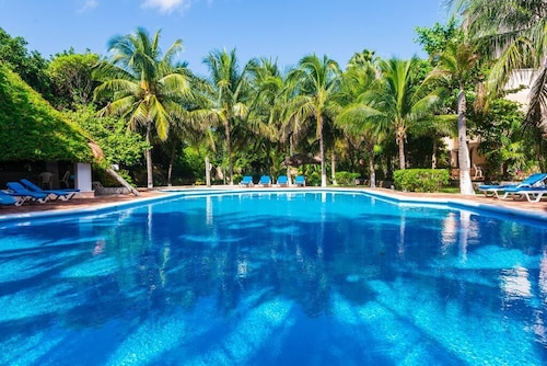 Great location & Great price Condo
