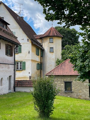 Exterior - Vacation apartment Ava- Heiligkreuztal for 2-6 persons (Altheim- Heiligkreuztal)