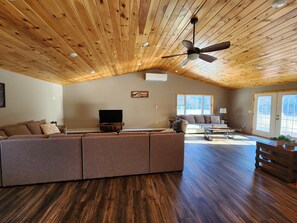 Smart TV, DVD player